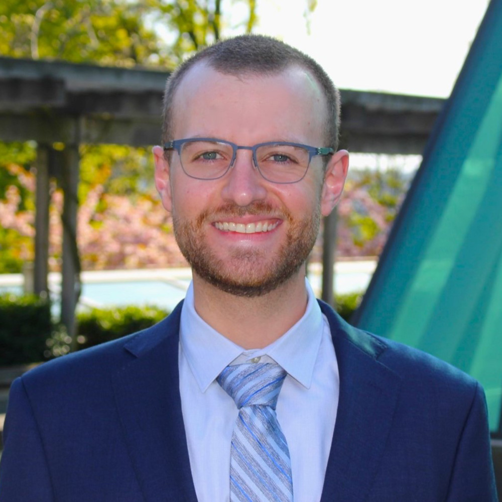 Okun, Alex Headshot 1 1